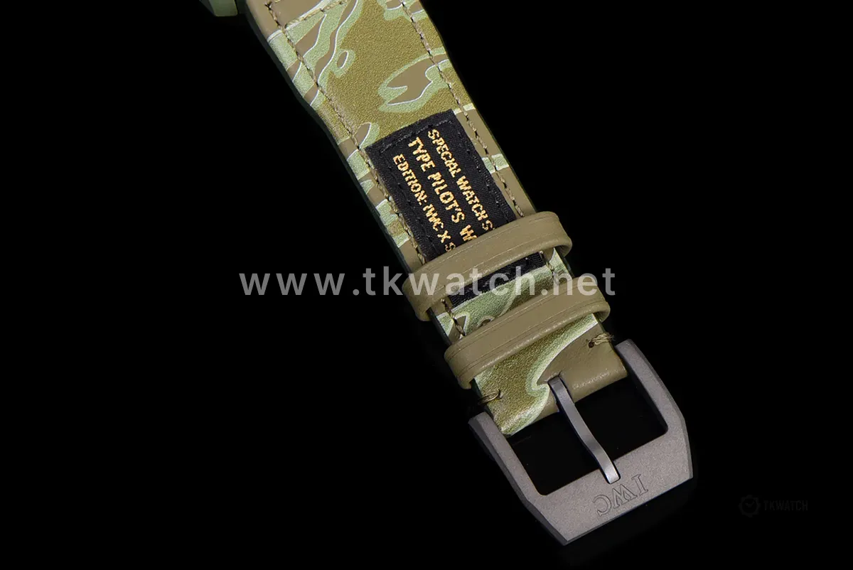 Big Pilot’s Watch 43 IW329802 Top Gun Edition Woodland on Camo Strap - Image 13
